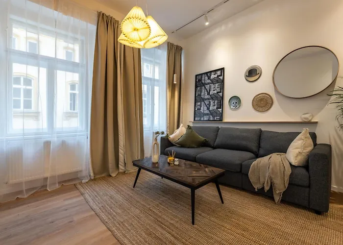 Boho Renovated Apartment Close To National Theather