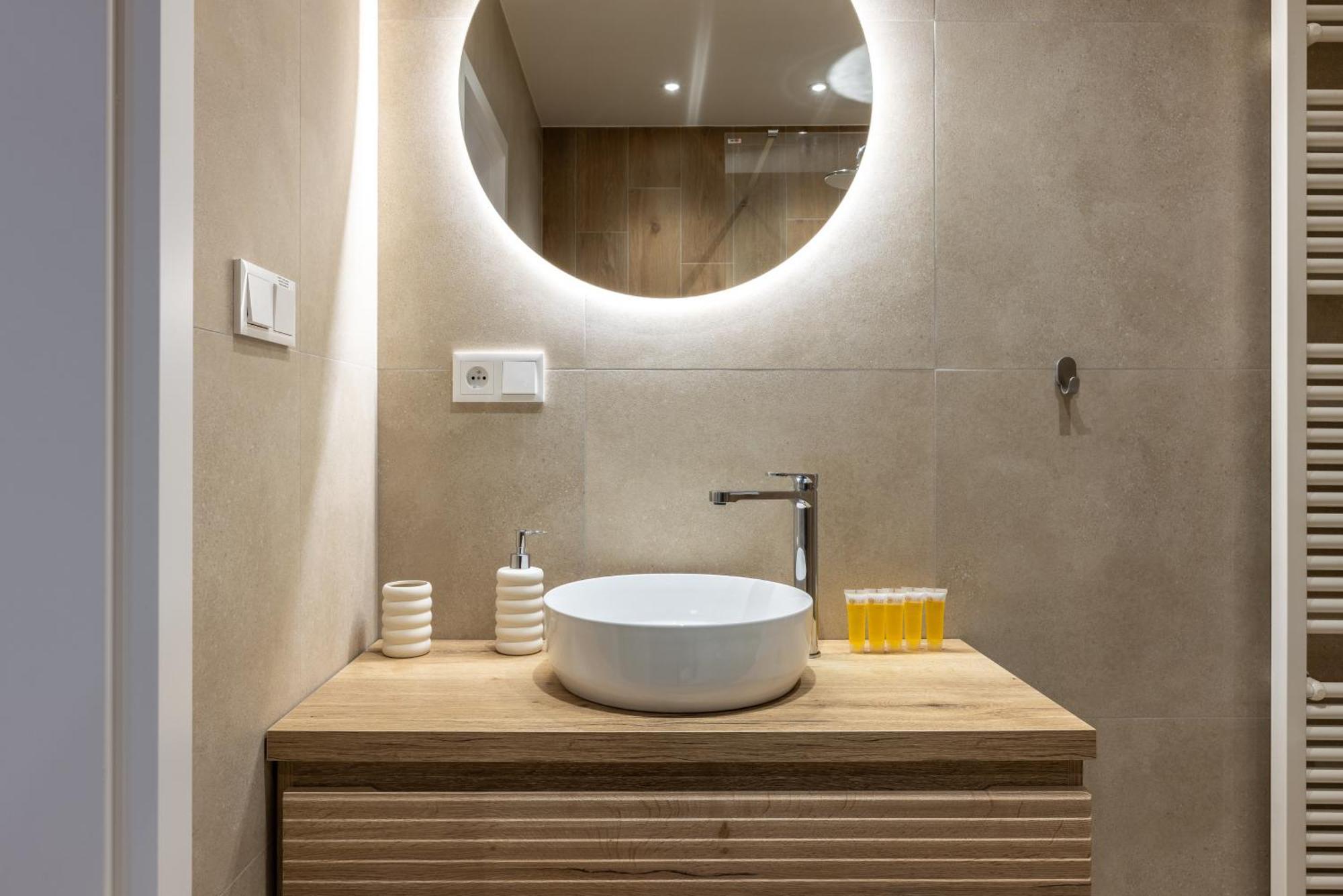 Boho Renovated Close To National Theather Appartement Prague
